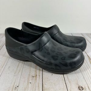 Crocs Neria Pro II Professional Black Leopard Print Work Clog 10